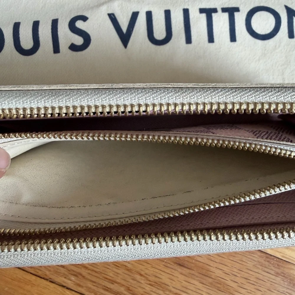 Louis Vuitton Clémence Wallet - Picture 9 of 12